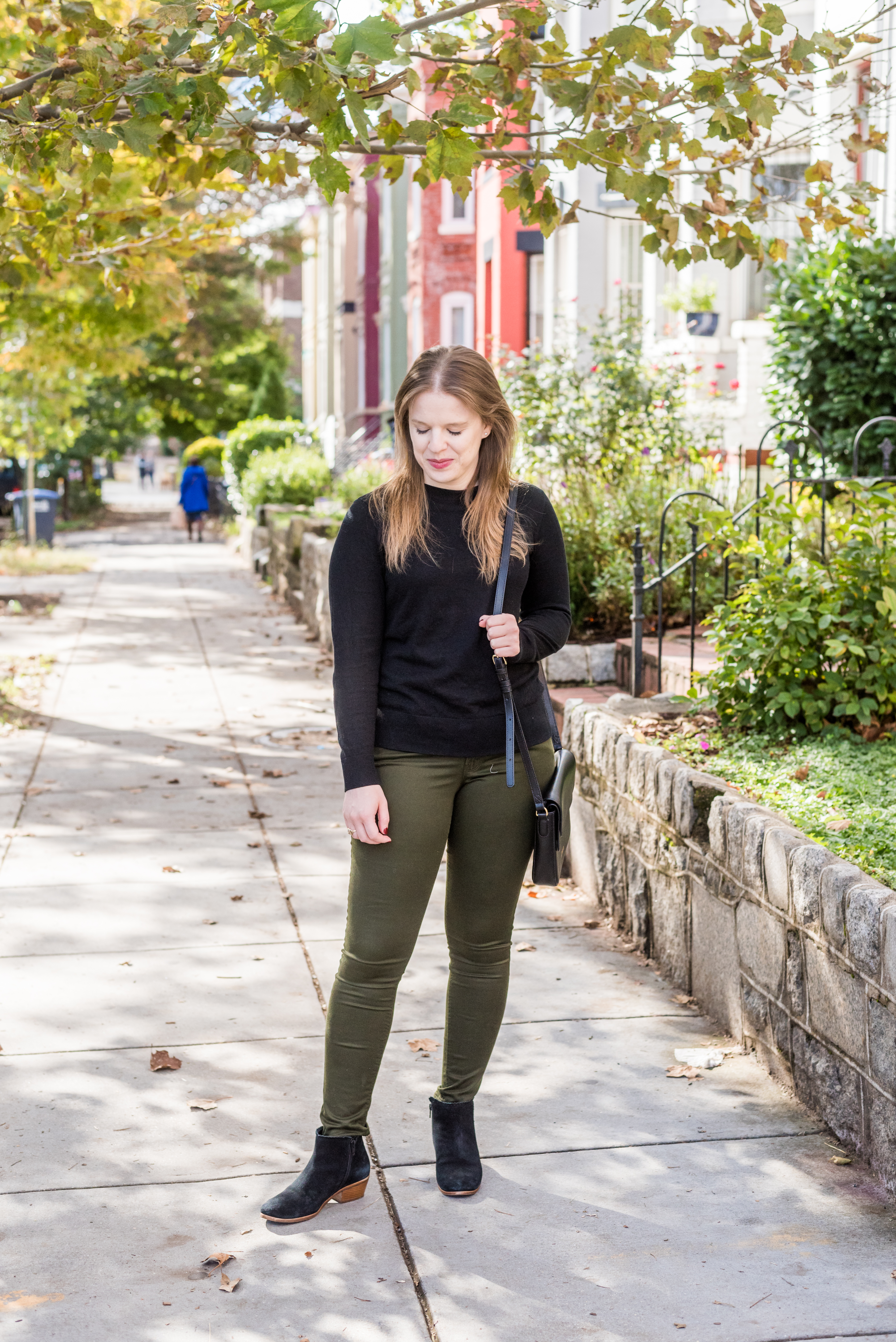 DC woman blogger wearing Halogen Bow Back Sweater