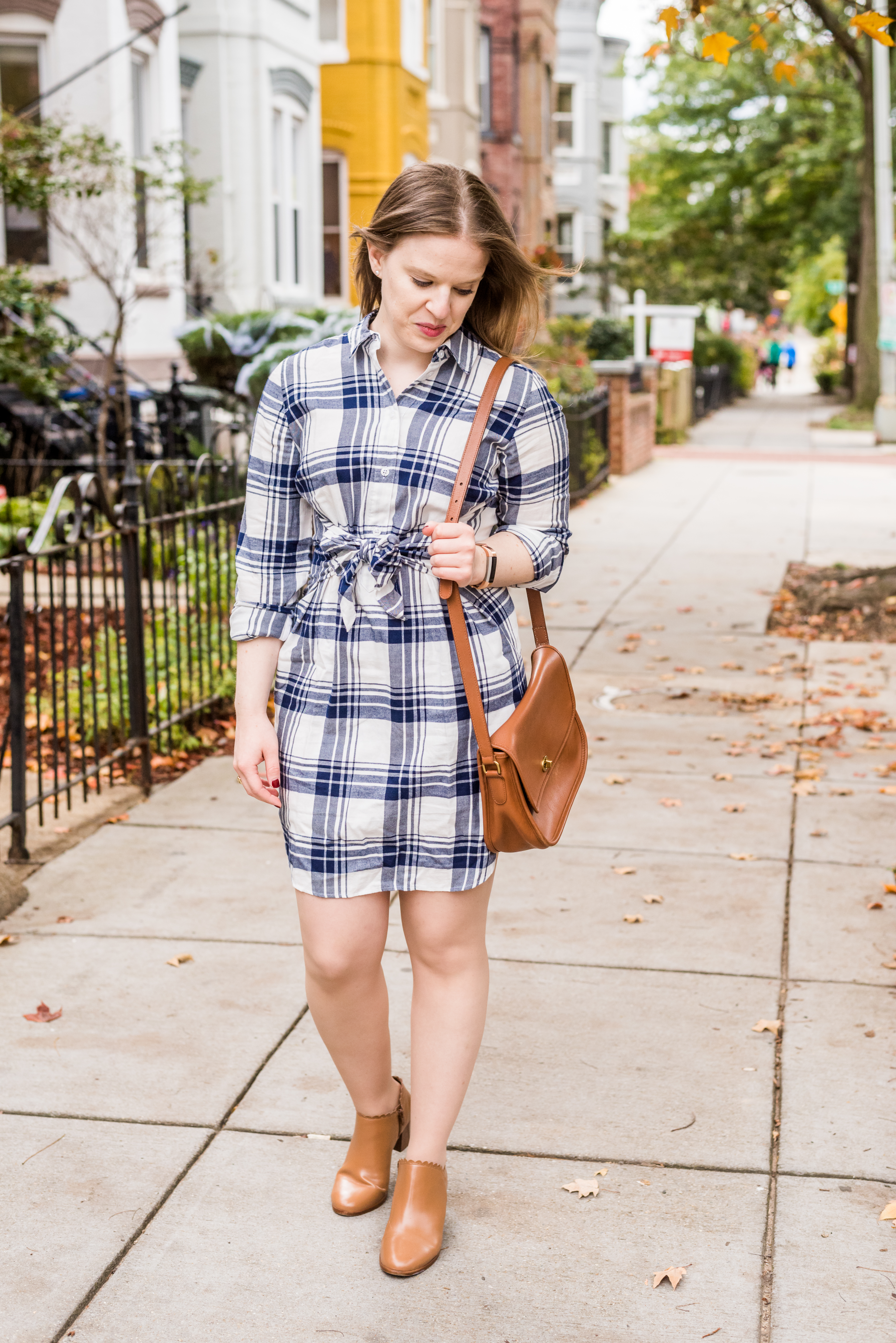 DC woman blogger wearing J.Crew Factory tie-waist flannel shirtdress