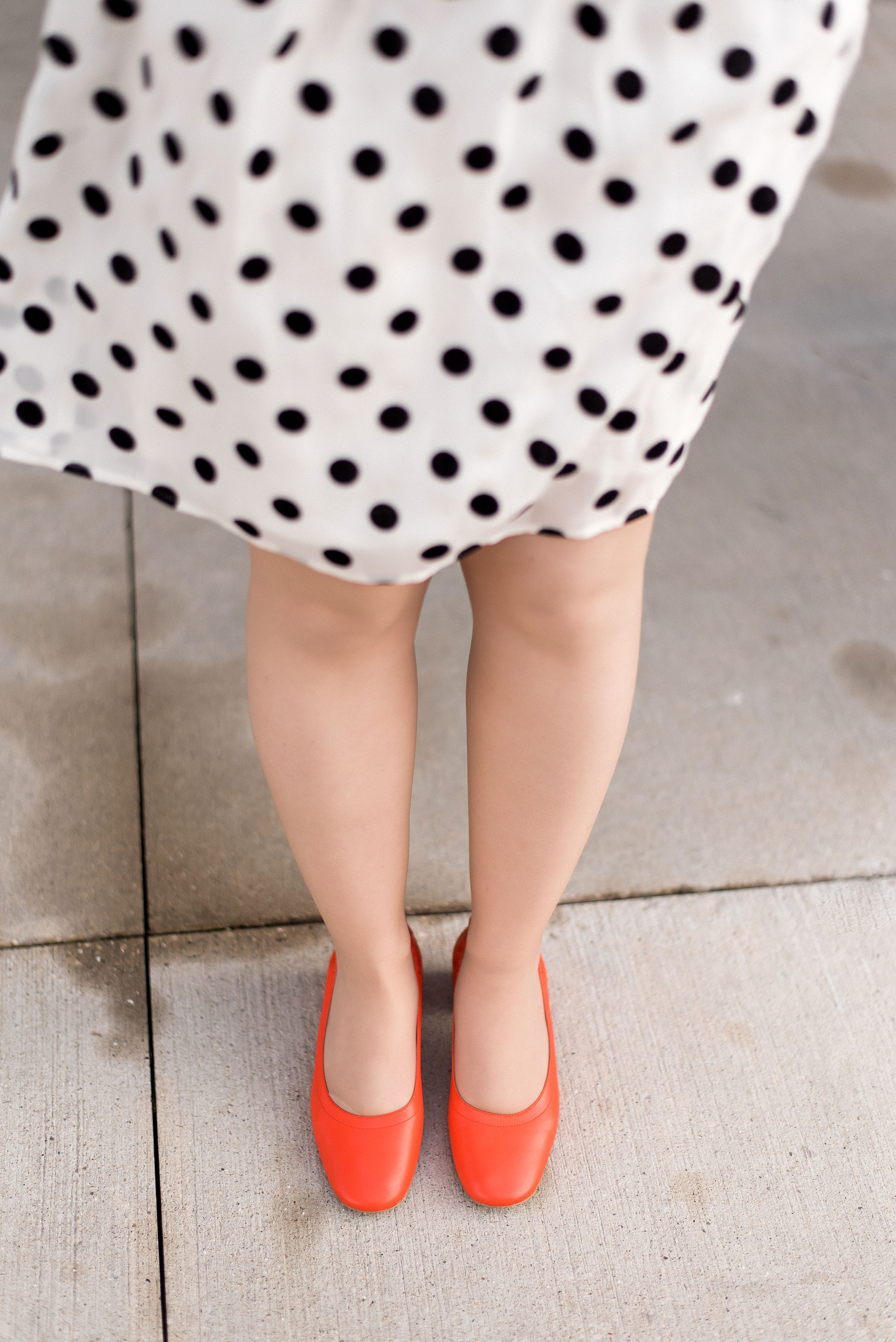 DC woman blogger wearing Everlane the Day Heel