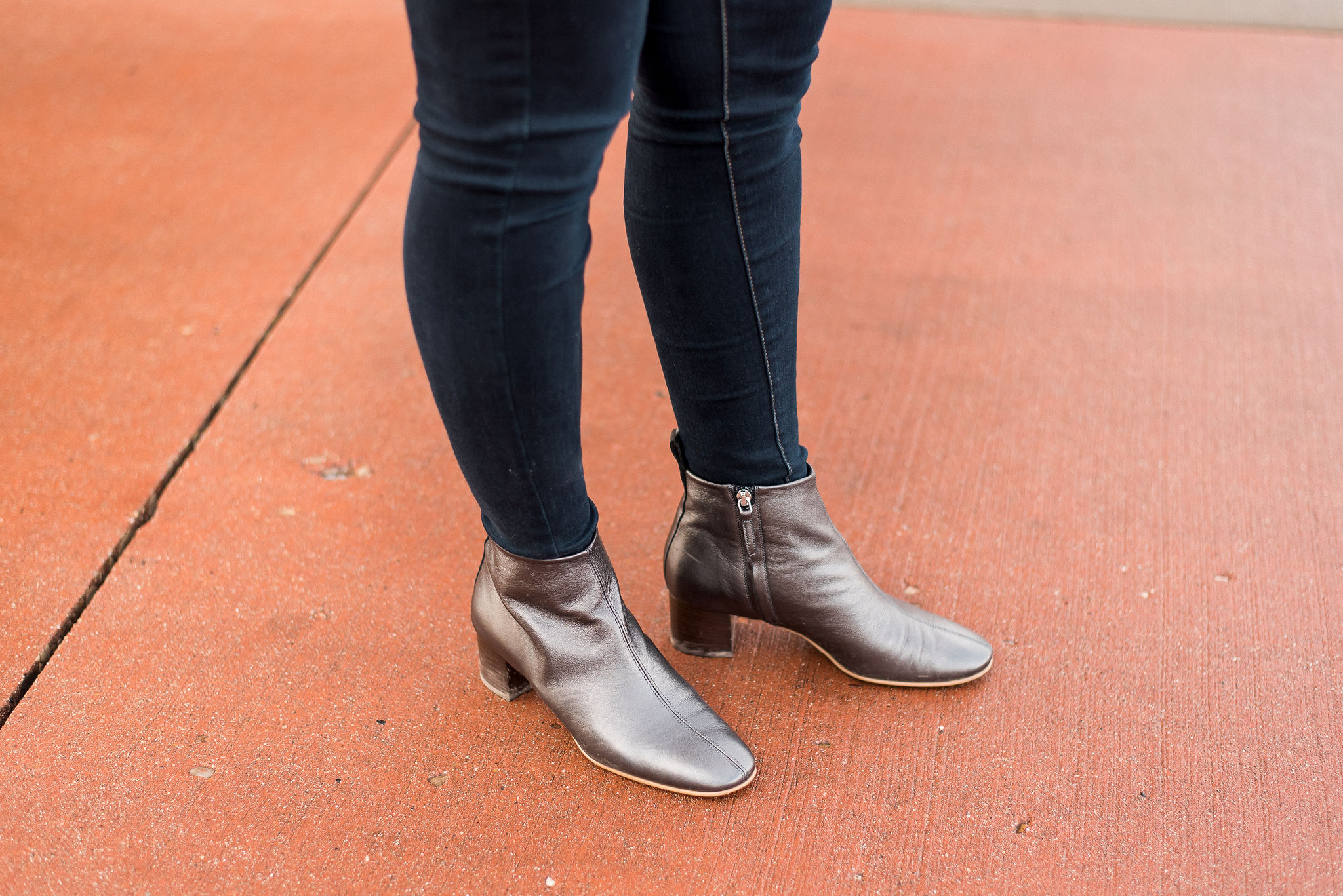 DC woman blogger wearing Everlane the Day Boot