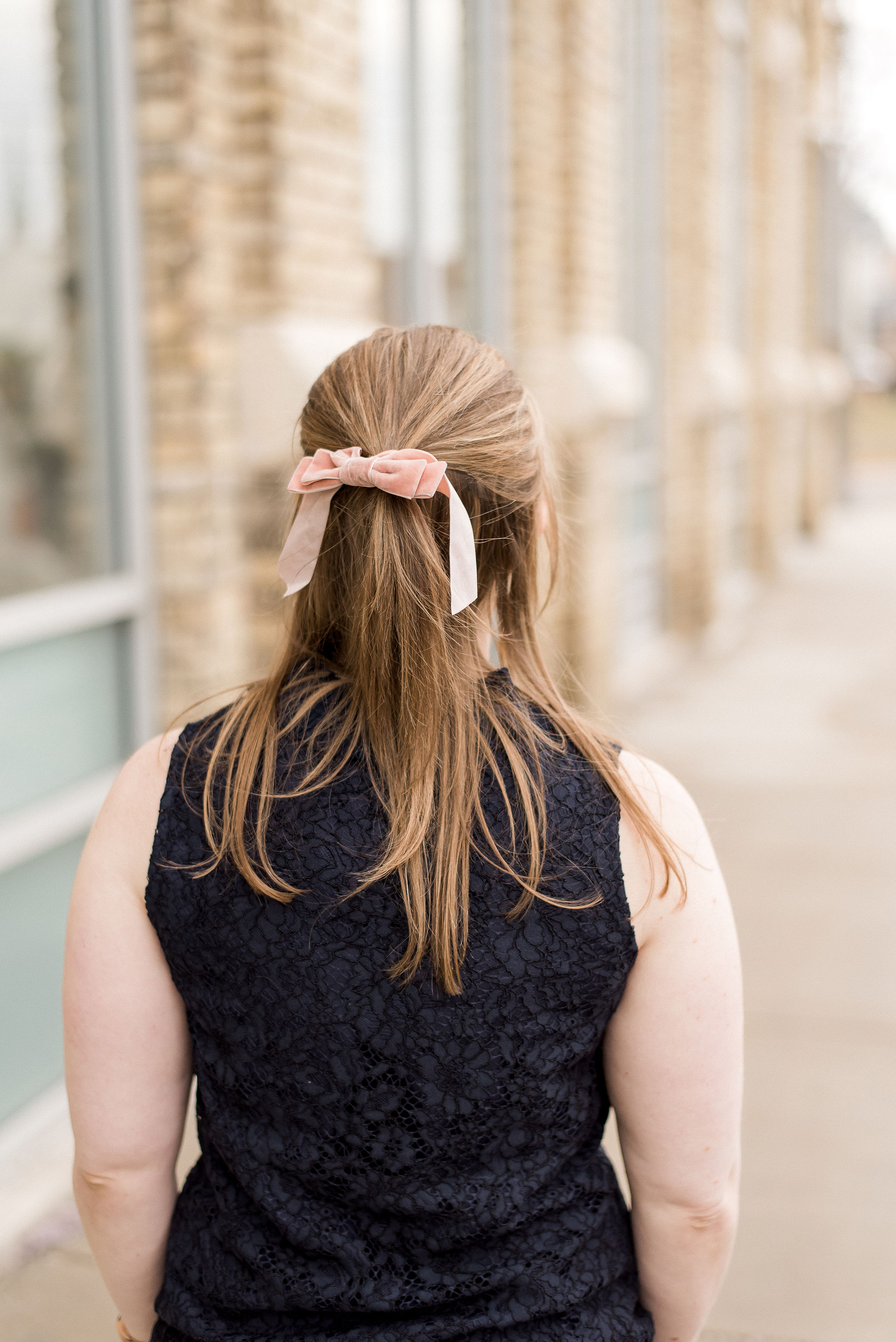 DC woman blogger wearing J.Crew lace ruffle-neck top