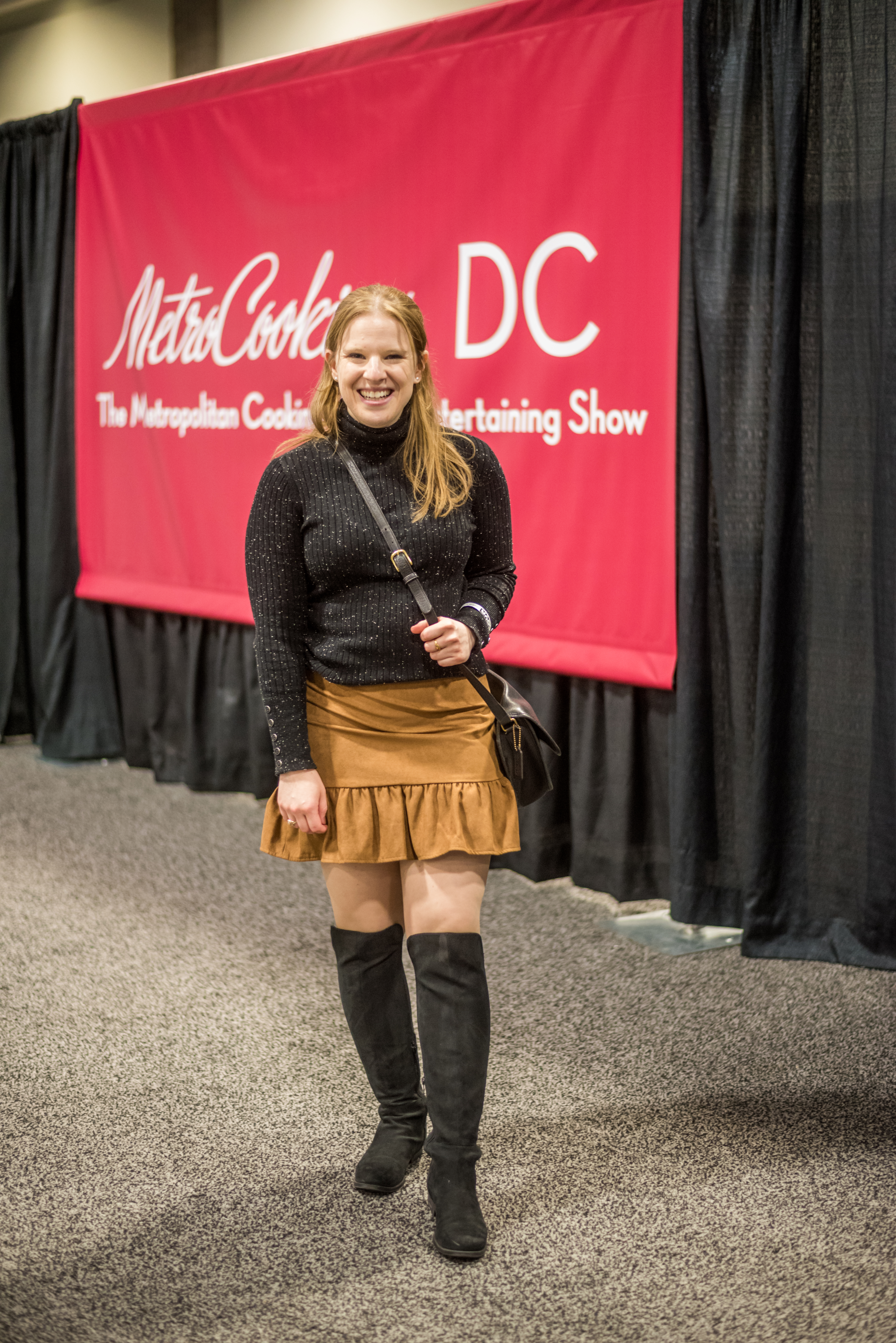 DC woman blogger wearing J.Crew Factory faux suede mini skirt
