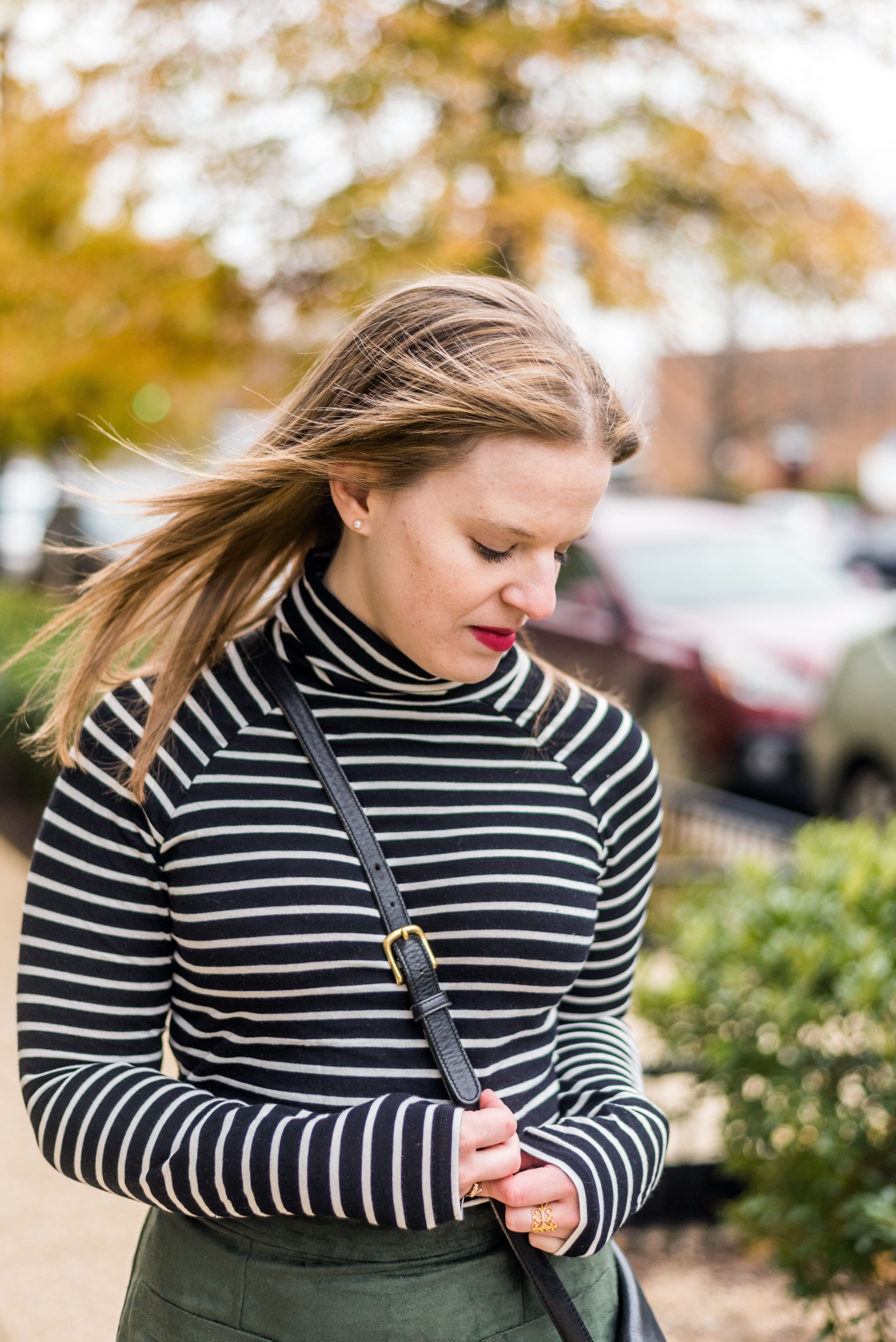 DC woman blogger wearing J.Crew striped tissue turtleneck