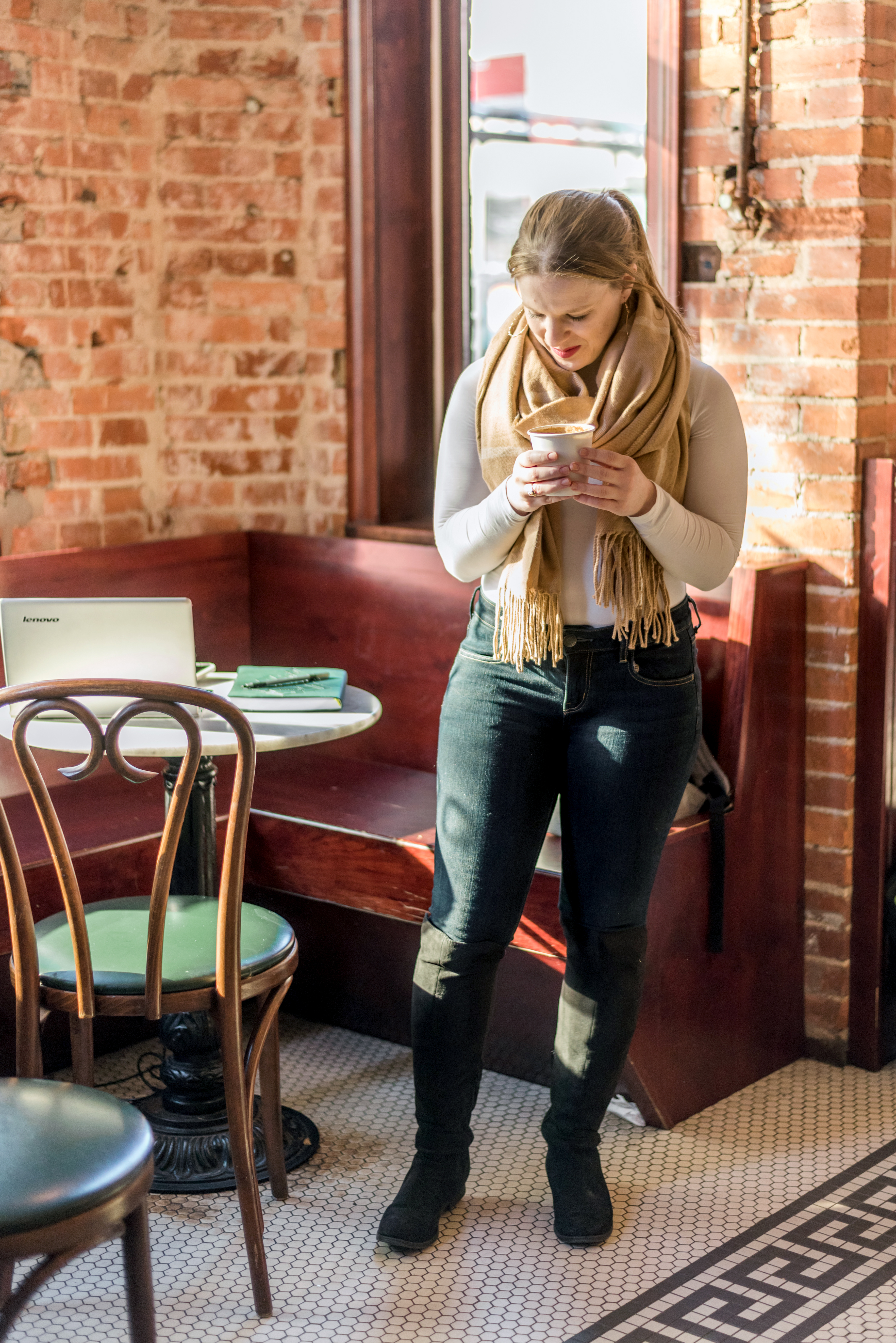 DC woman blogger wearing J.Crew Factory Scarf