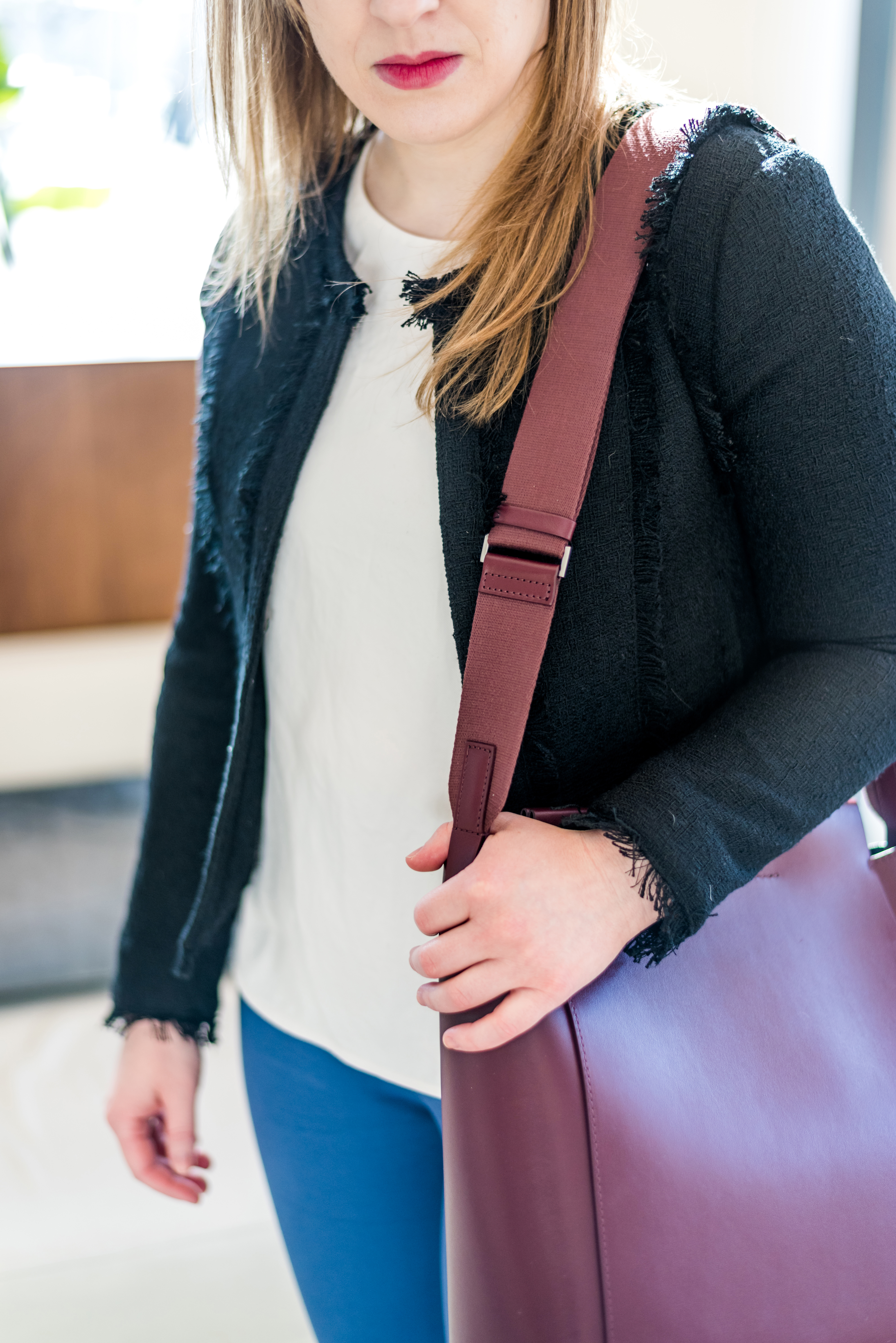 DC woman blogger wearing Everlane the Form Bag