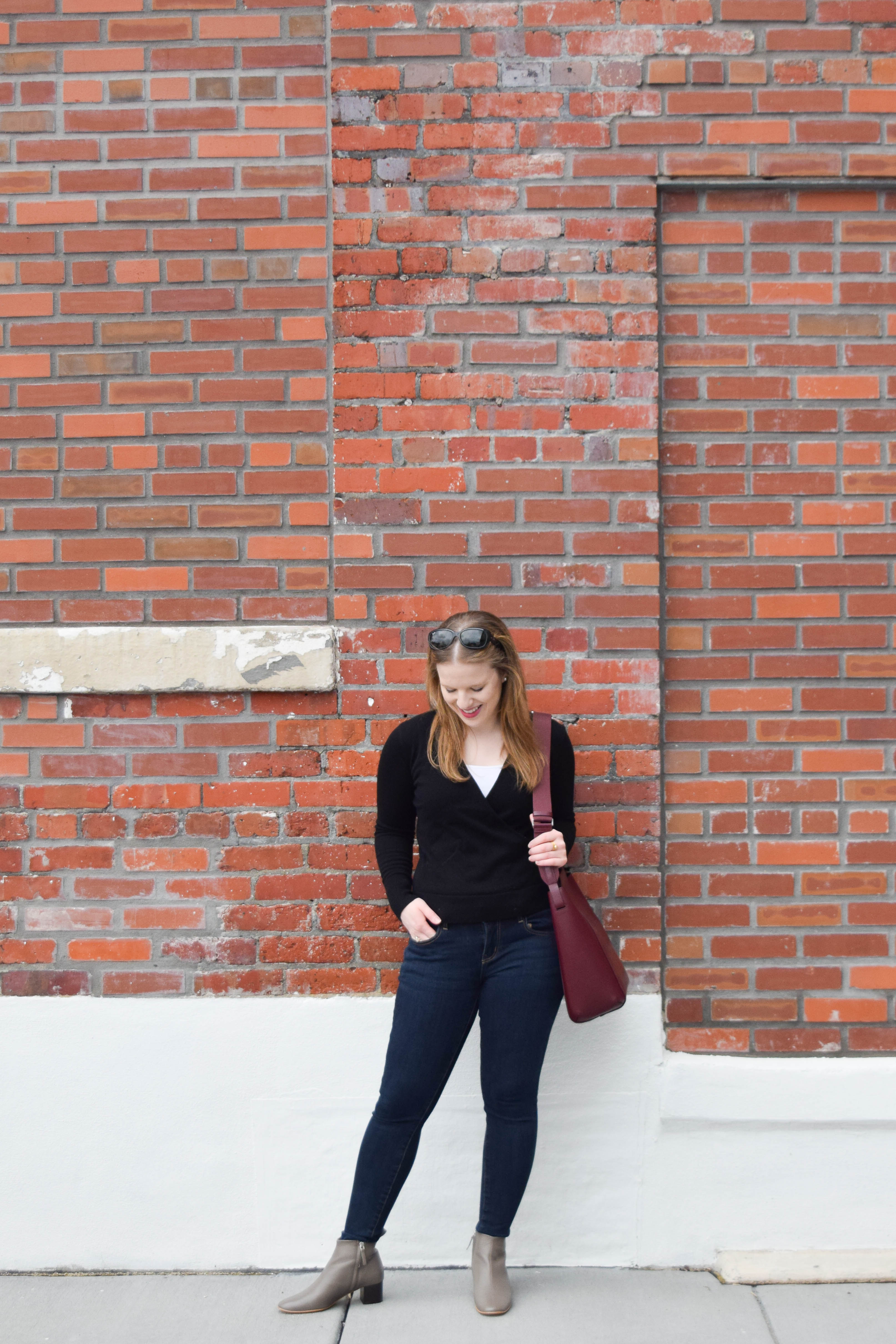 DC woman blogger wearing Everlane the Cashmere Wrap Sweater, simple but classy outfits