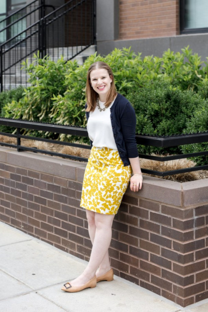 DC woman blogger wearing lazy work day outfit