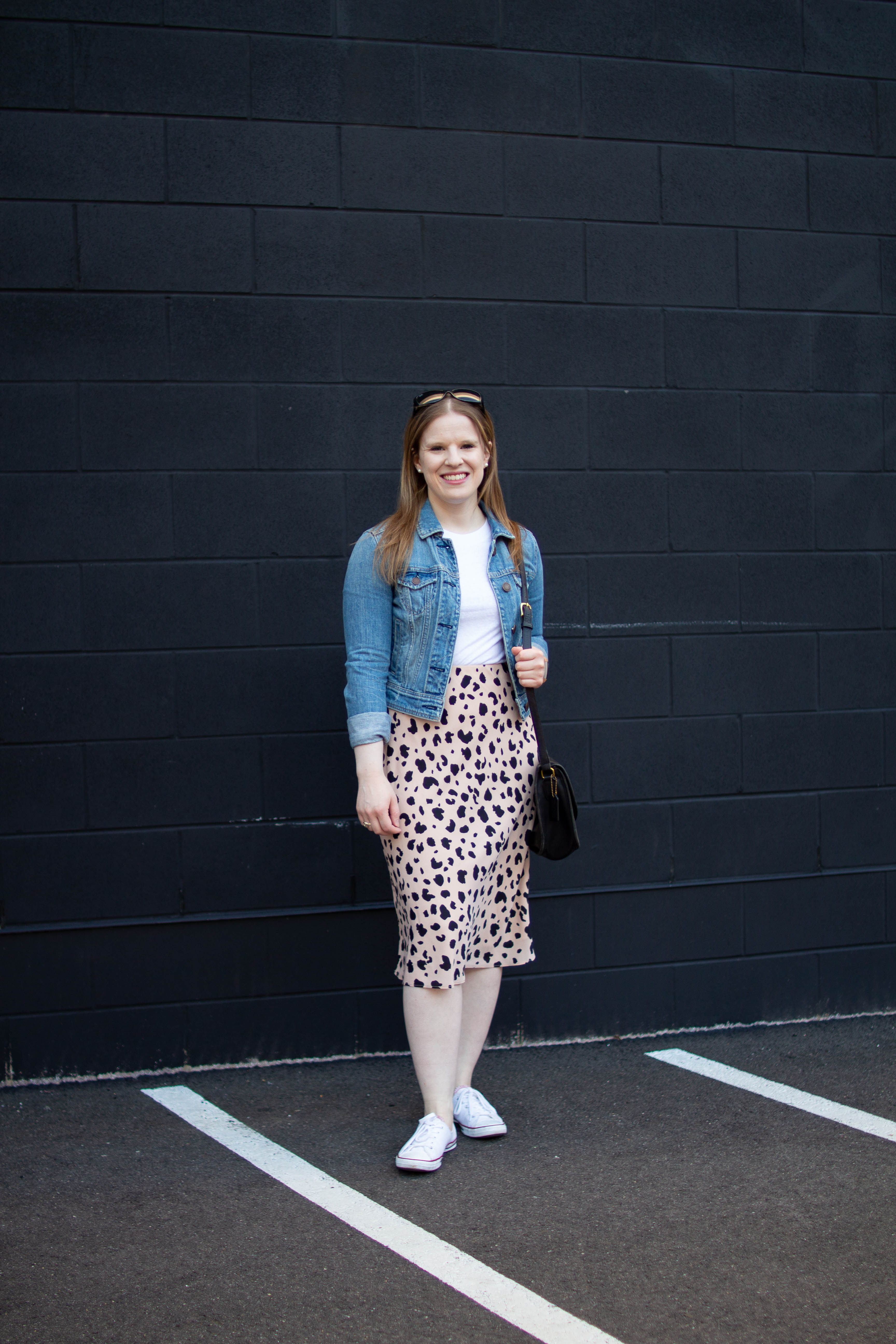 DC woman blogger wearing Socialite Leopard Print Midi Skirt