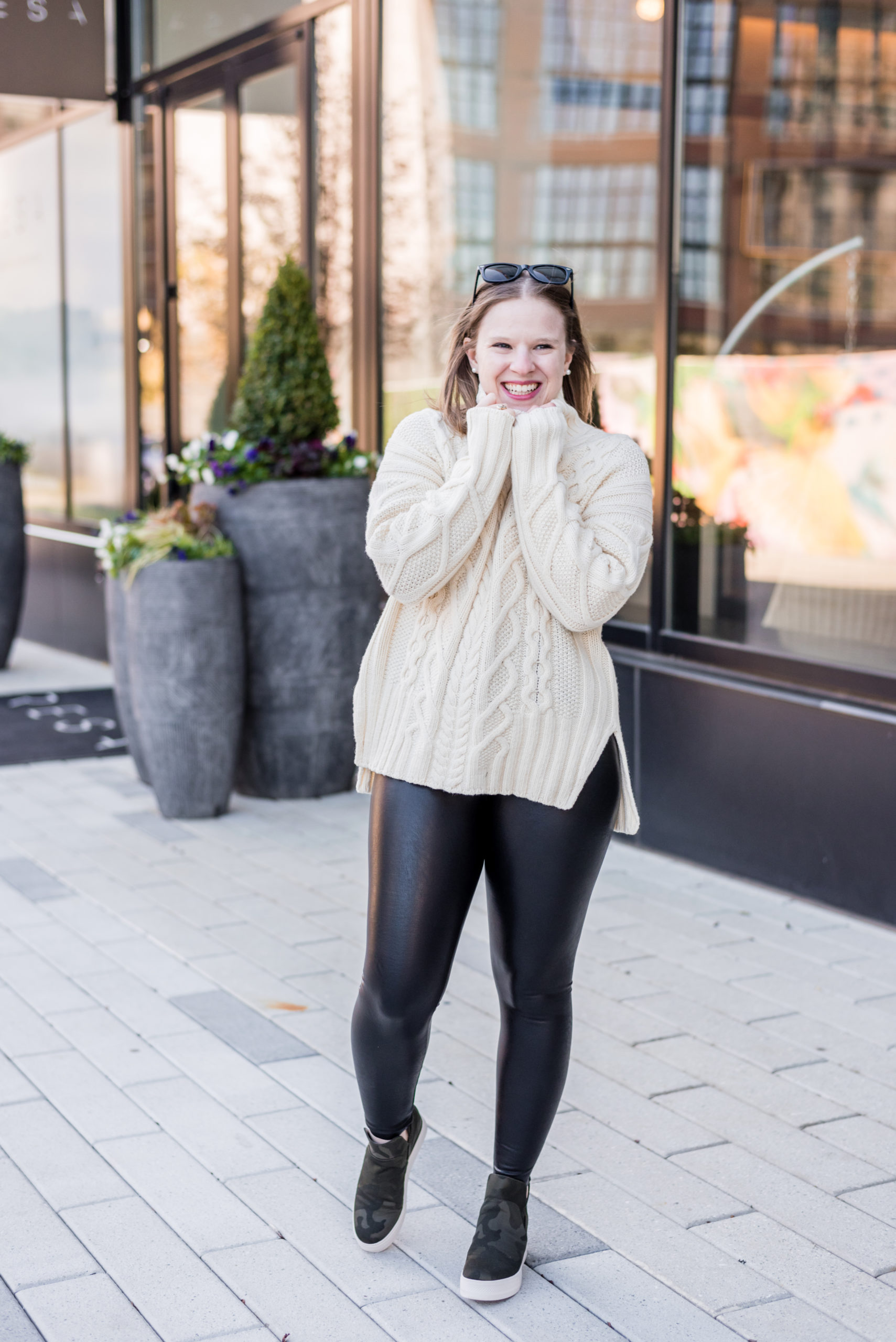 Black Suede Wedge Sneakers Summer Outfits (3 ideas & outfits) | Lookastic