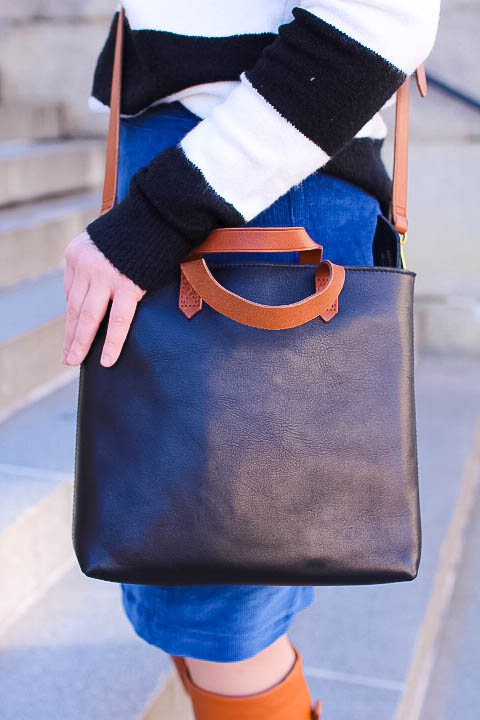 DC woman blogger with Madewell Transport Crossbody
