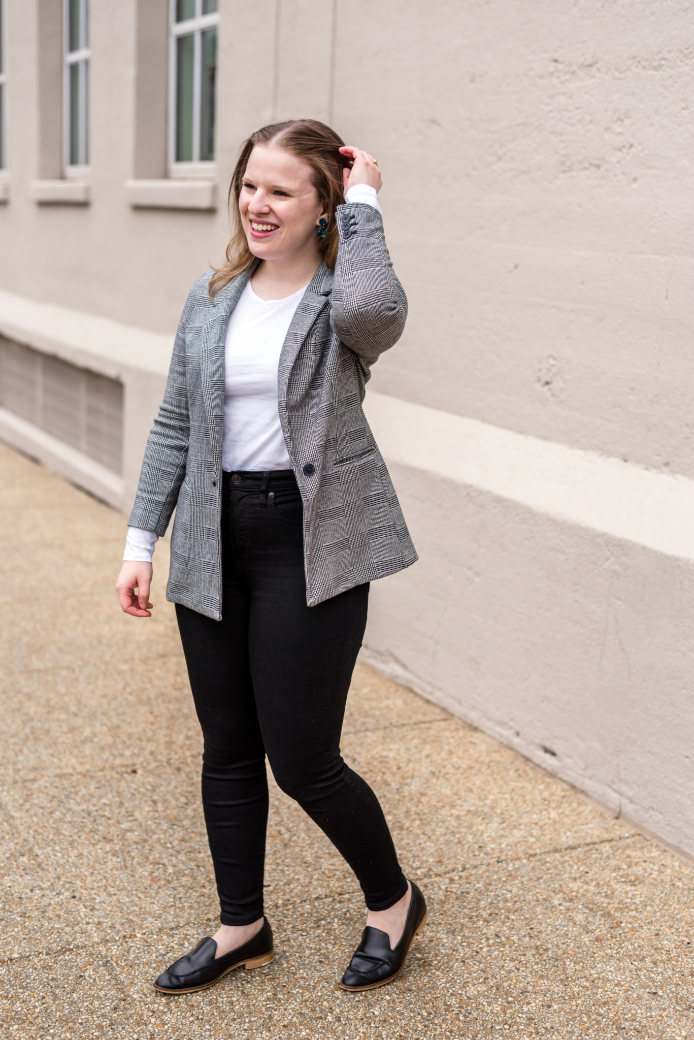 How to Easily Switch Up Your Oversized Blazer Outfits for Work
