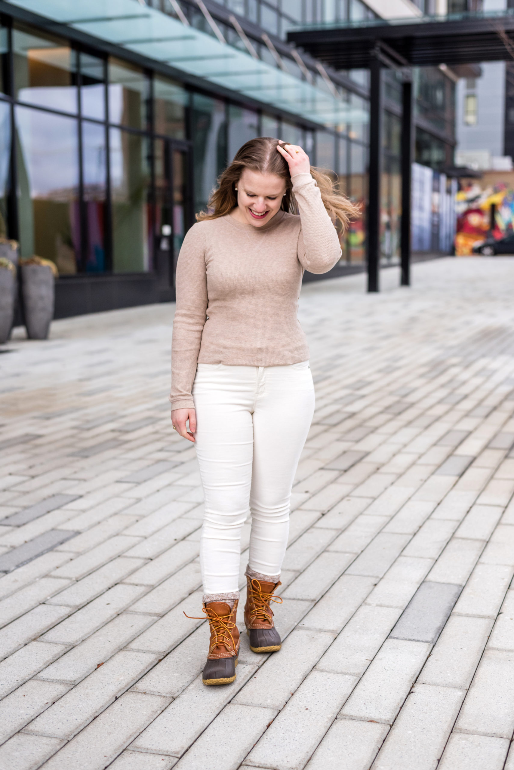 DC woman blogger wearing Everlane The Long Sleeve Waffle Tee