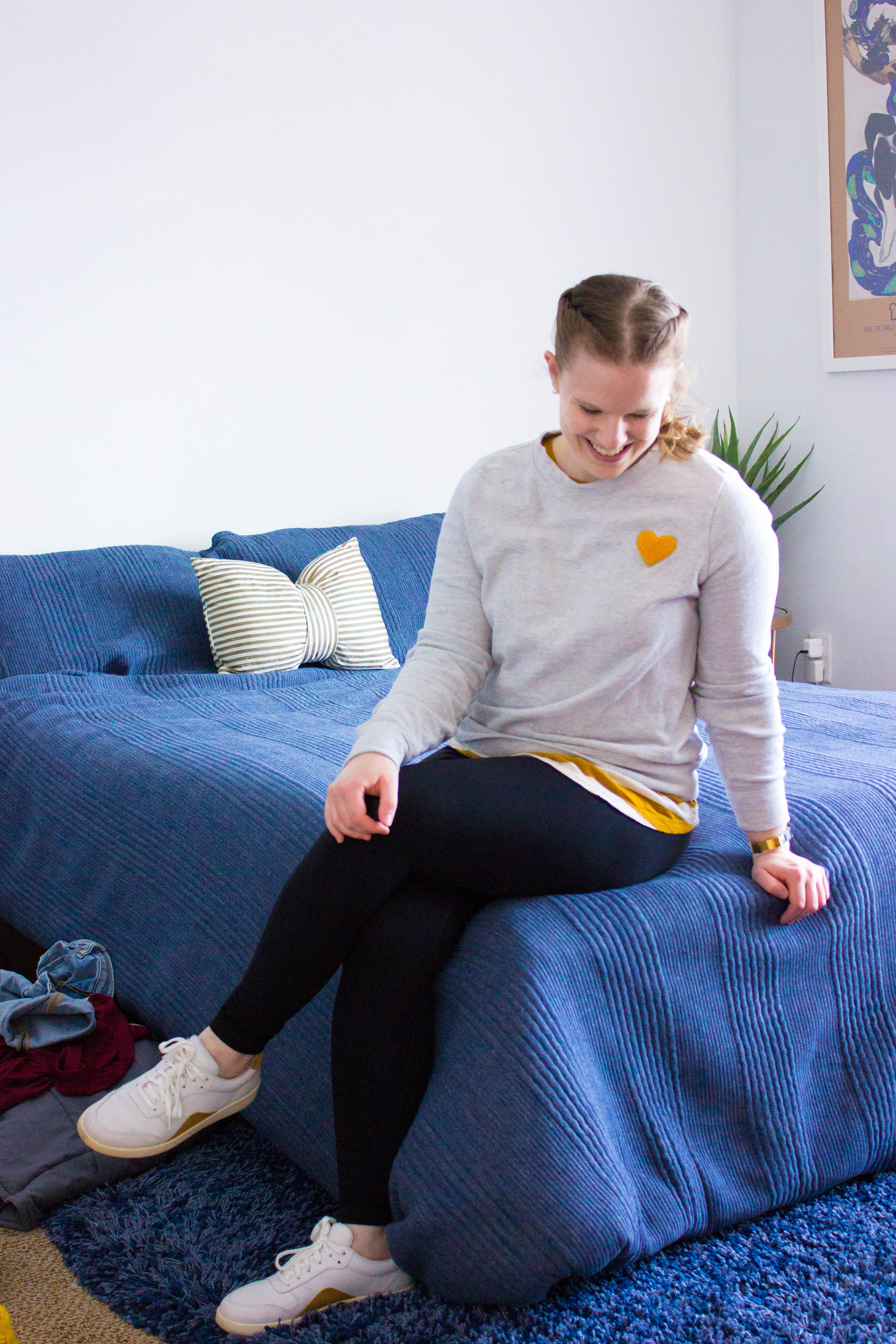 dc woman blogger wearing everlane perform legging