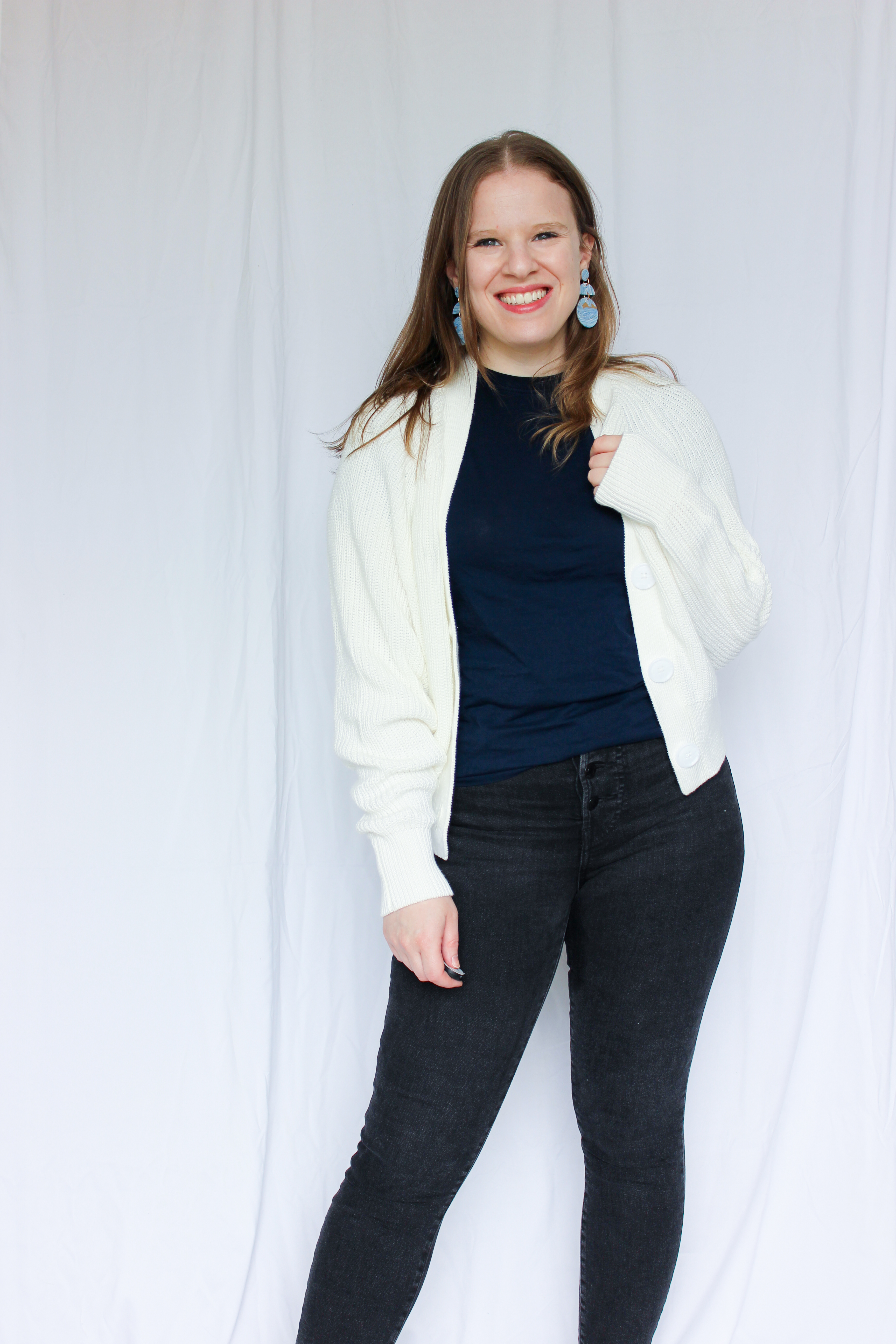 DC woman blogger wearing Gap cardigan