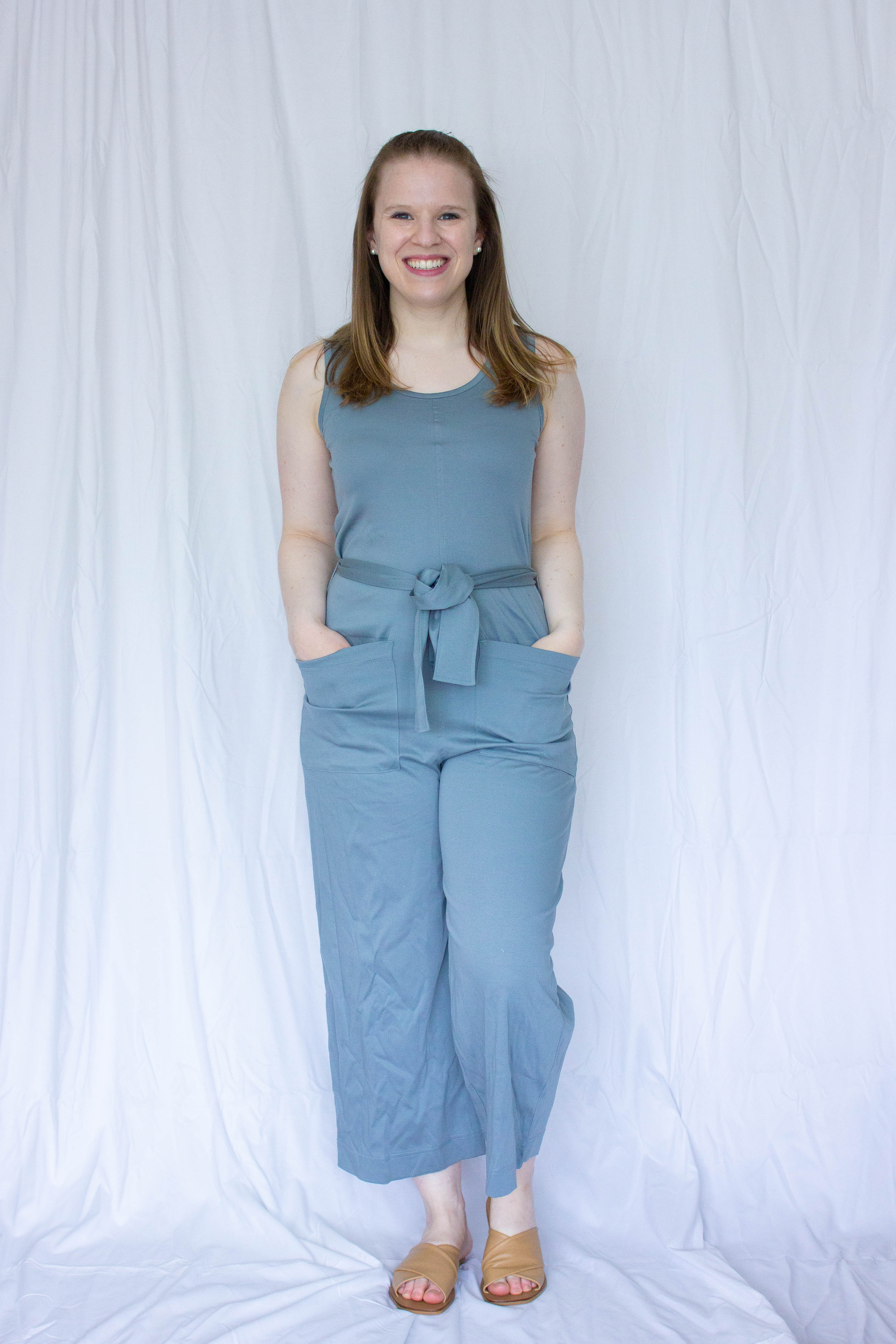 dc woman blogger wearing Everlane the Luxe Cotton Jumpsuit