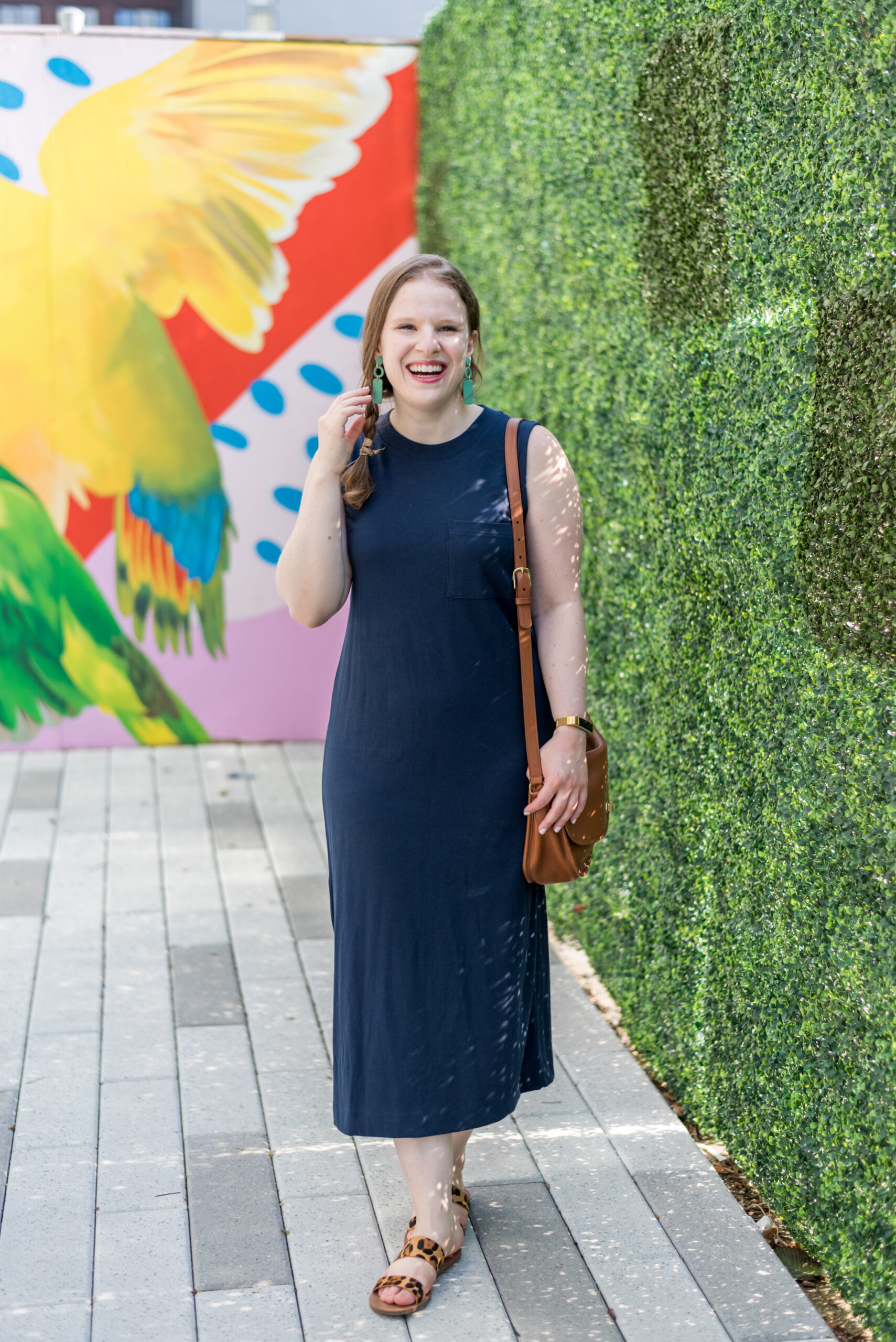 dc woman blogger wearing Everlane navy dress