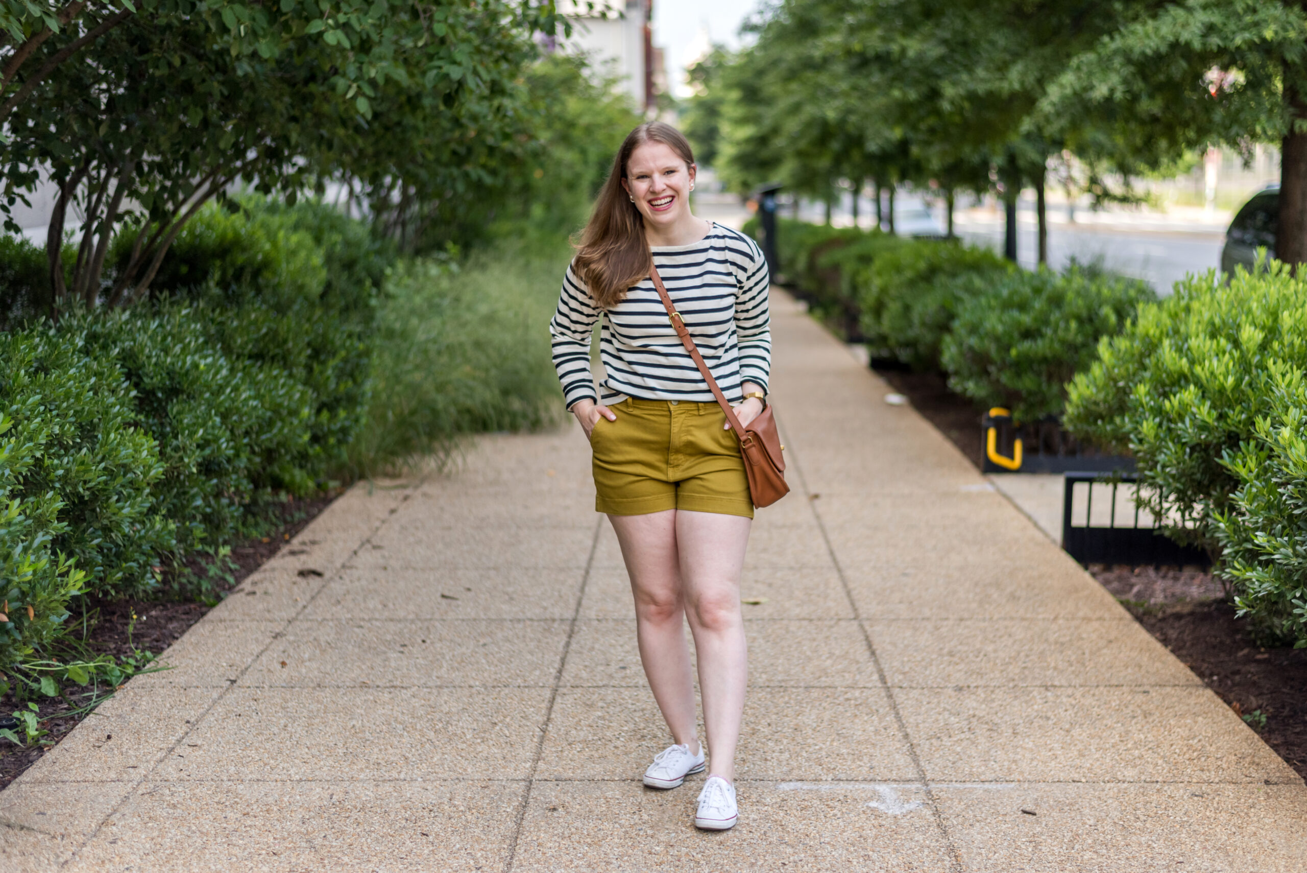 woman blogger wearing Everlane Cotton Twill Short with striped top