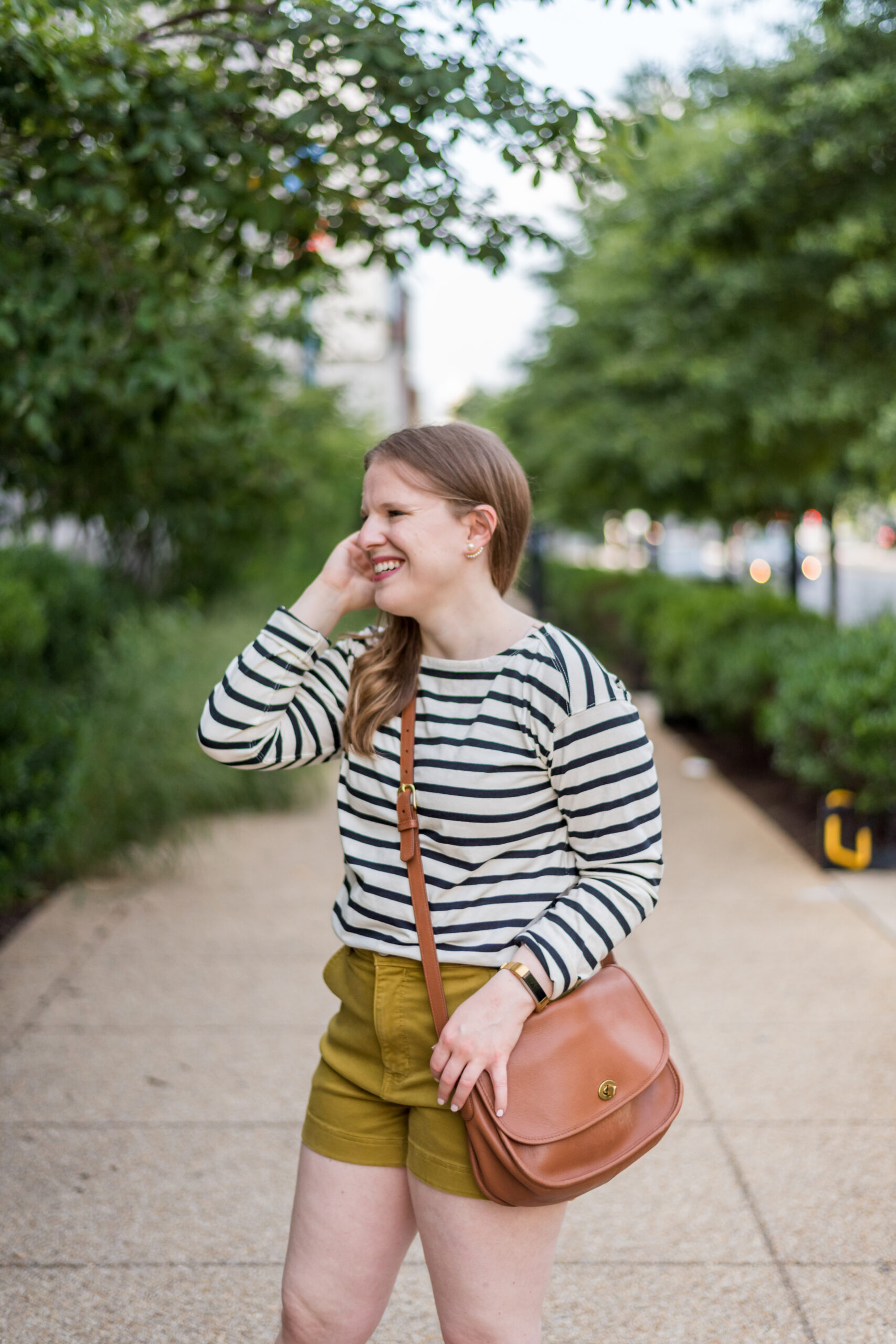 woman blogger wearing Everlane Striped Tee