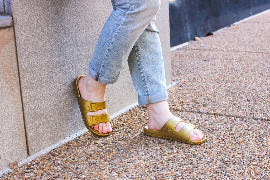 woman blogger wearing Freedom Moses Sandals