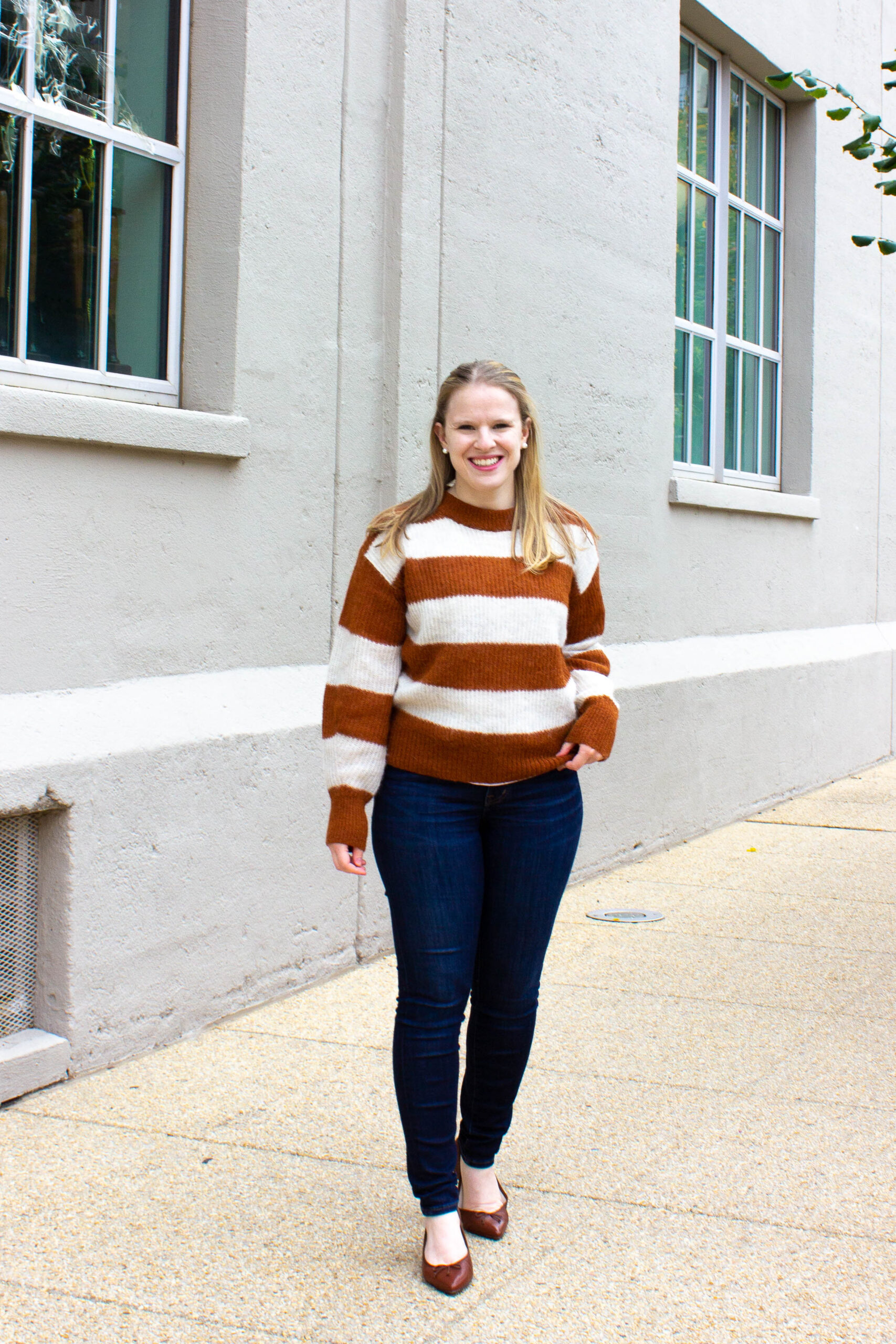 woman blogger wearing Everlane sweater and J.Crew flats
