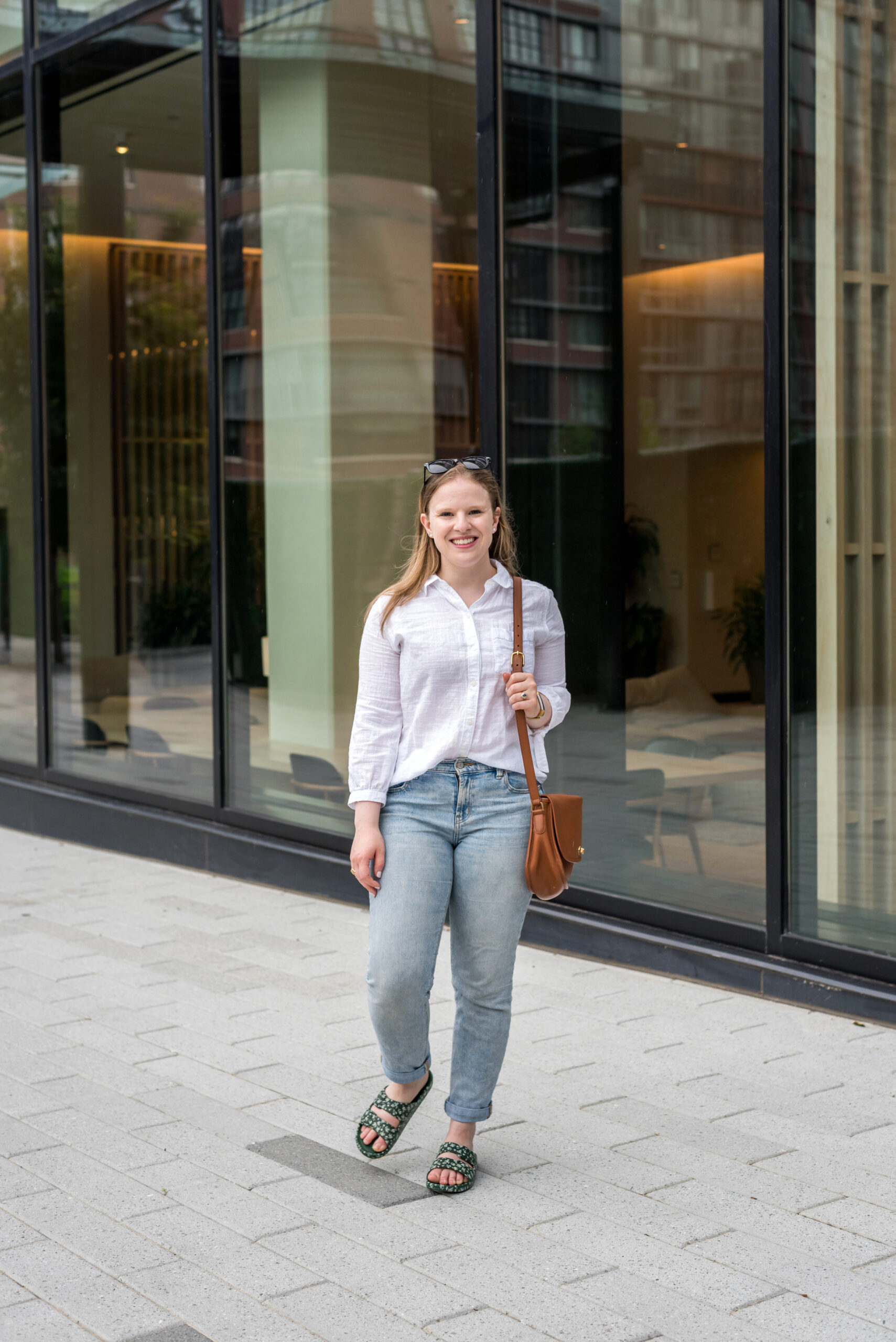 woman wearing abercrombie white button up and jeans for Casual Weekend Outfits