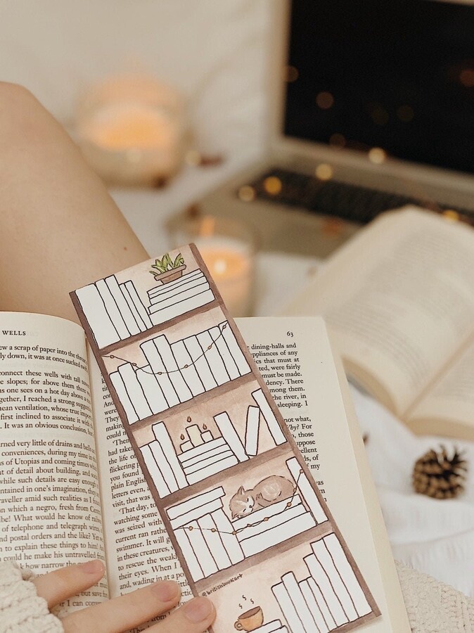 Bookshelf Tracker Bookmark