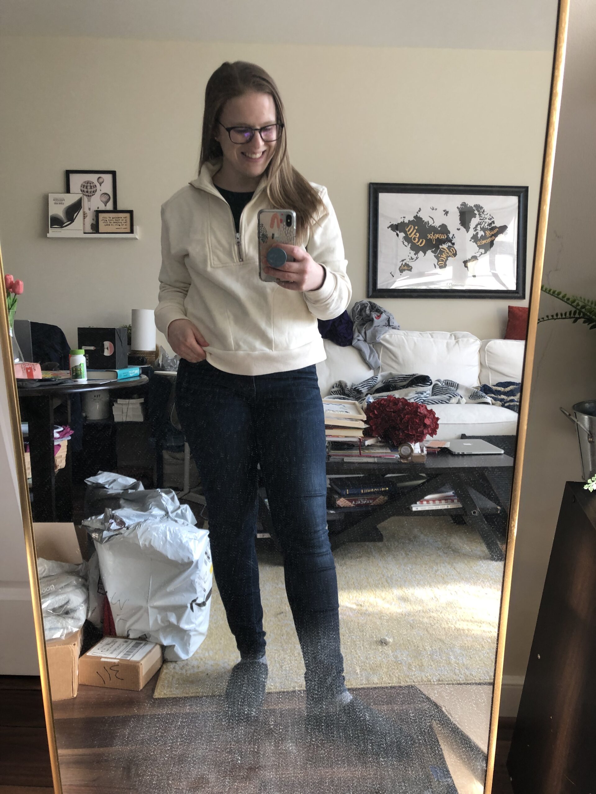 woman blogger wearing everlane quarter zip pullover