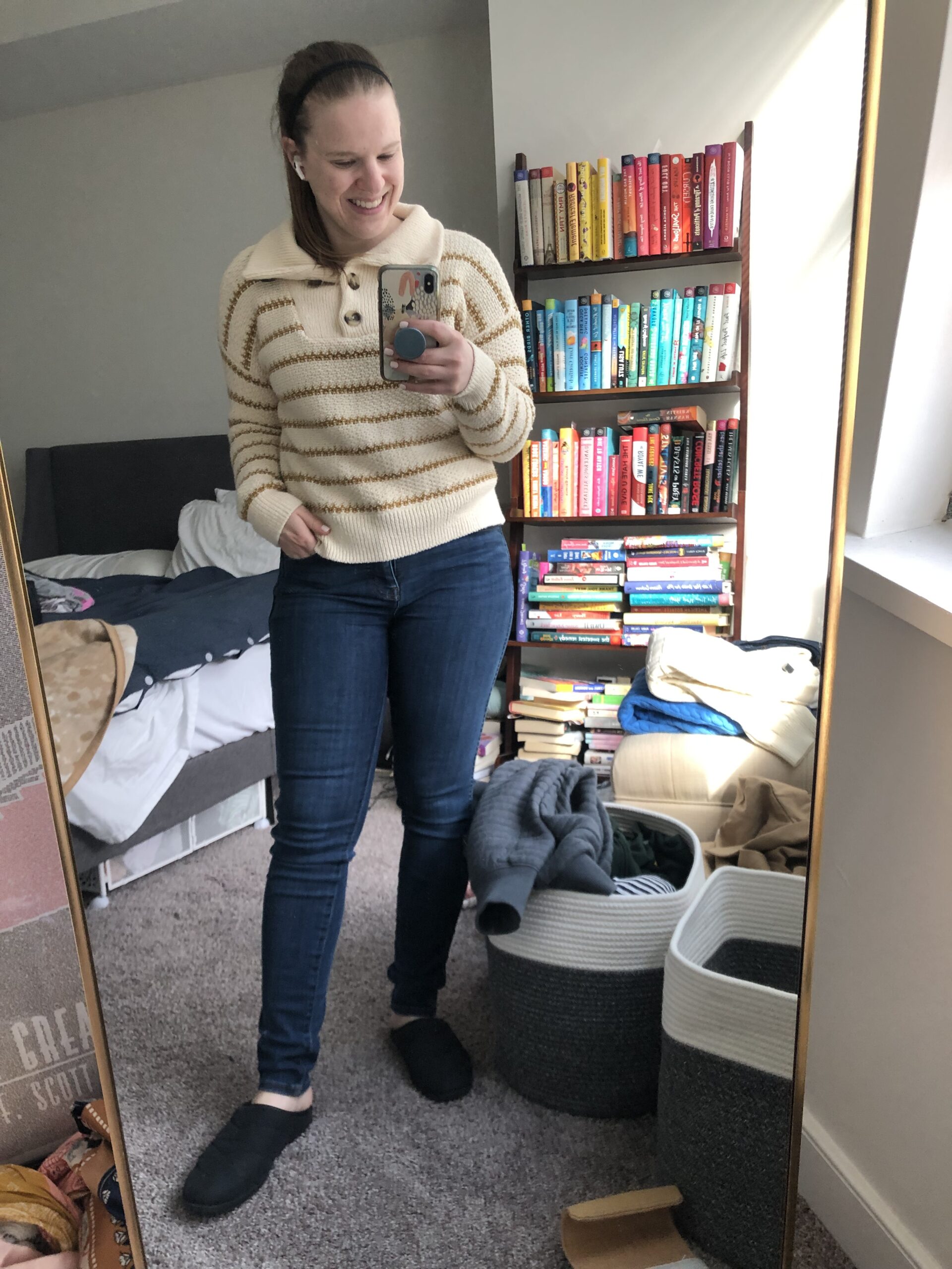 woman blogger wearing pullover button up collared striped sweater, madewell sweater, everlane short sleeve tee shirt, j.crew factory jeans, everlane slippers